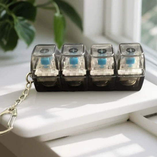 Keyboard Keycap Stress Relief Keychain Mechanical 4 Button Fidget Tool for Adult Kids Office Decompression Gadget Tech Keychain