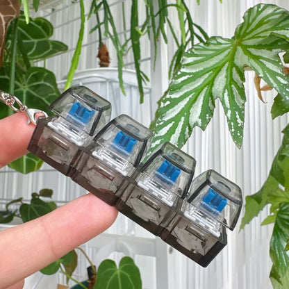 Keyboard Keycap Stress Relief Keychain Mechanical 4 Button Fidget Tool for Adult Kids Office Decompression Gadget Tech Keychain